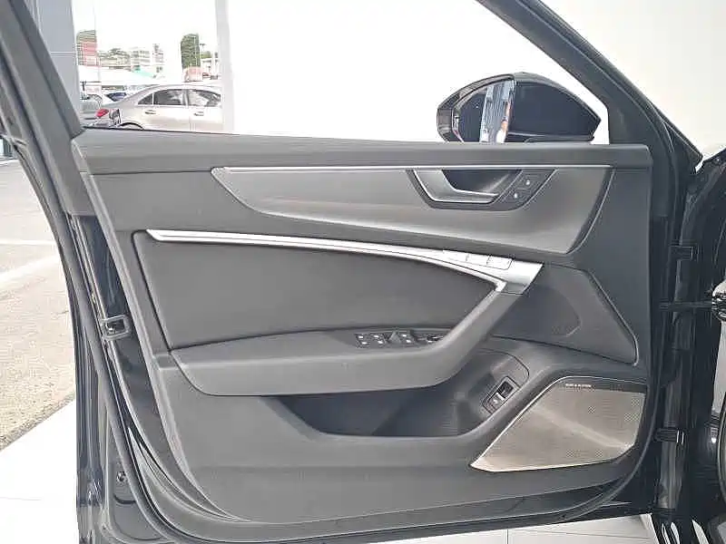 Audi A6 (Import) — фото 9