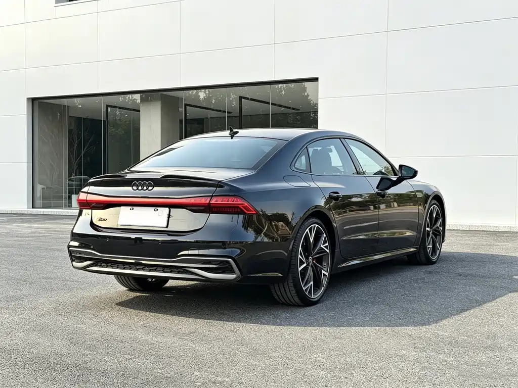 Audi A7L — фото 15