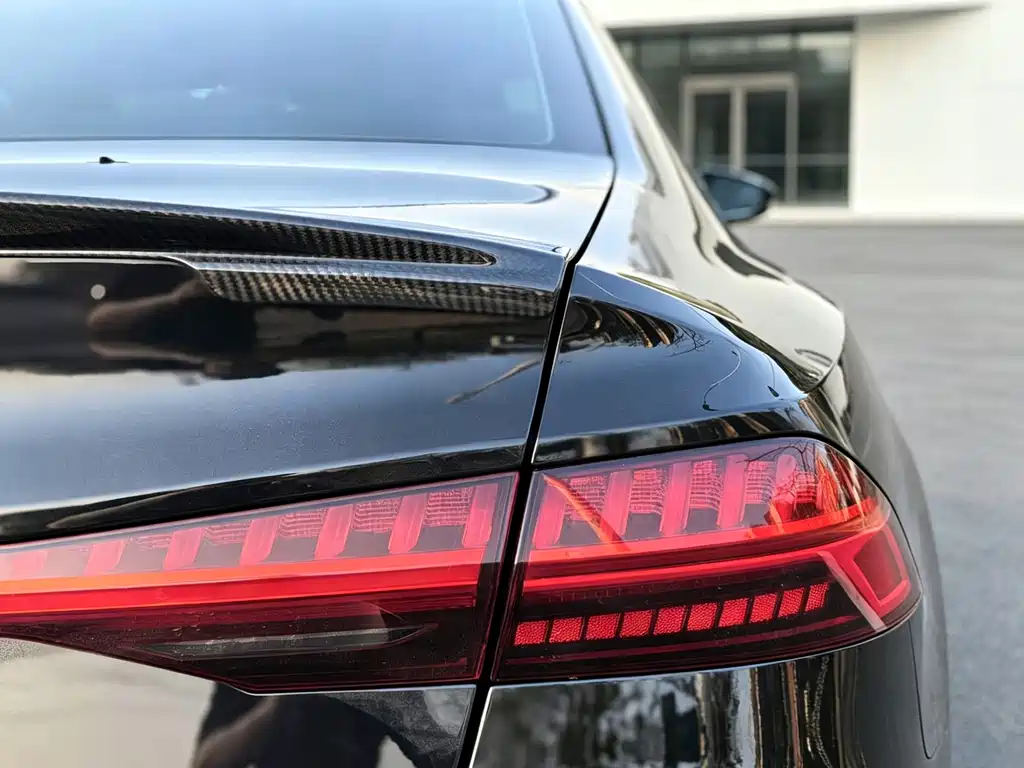Audi A7L — фото 18