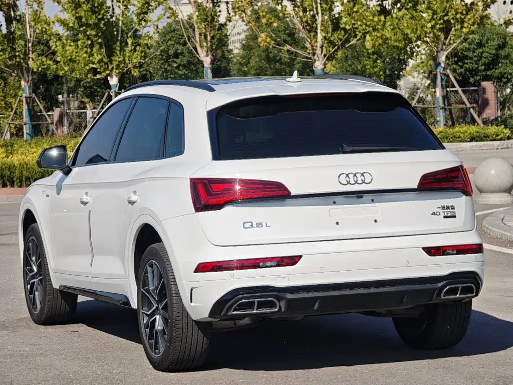 Audi Q5L — фото 4
