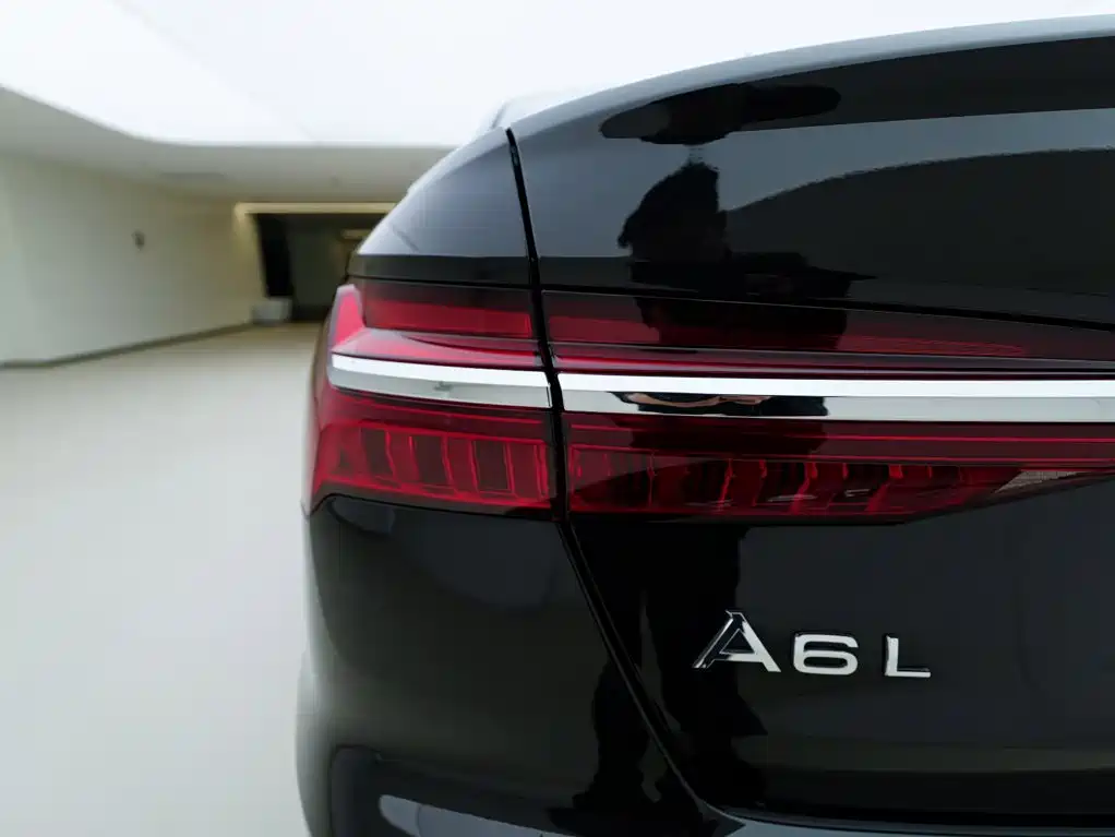 Audi A6L — фото 10