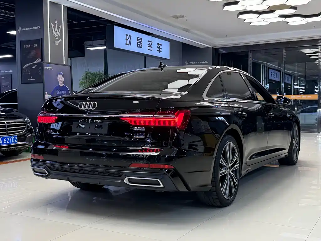 Audi A6L — фото 11