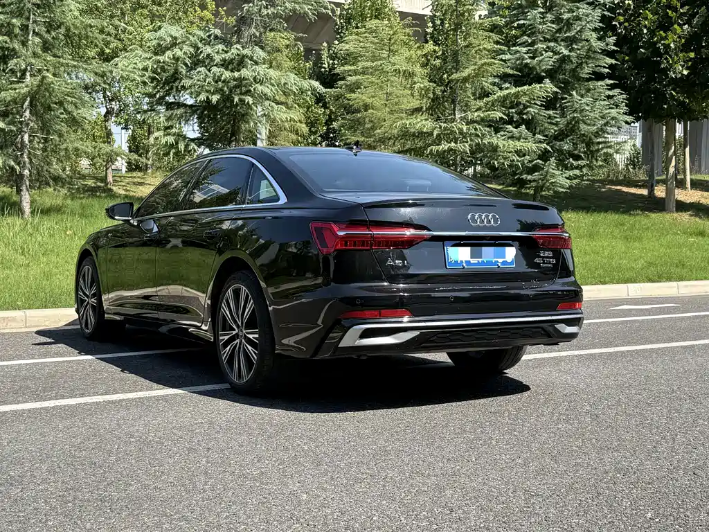 Audi A6L — фото 11