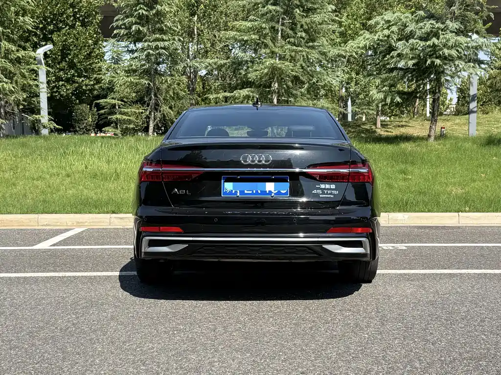 Audi A6L — фото 10