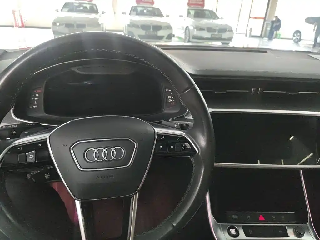 Audi A6L — фото 10
