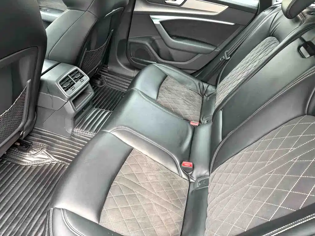 Audi A7 — фото 11