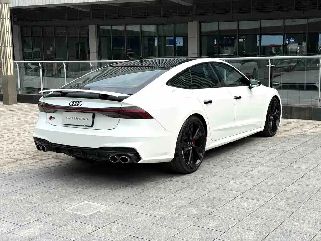 Audi A7 — фото 17