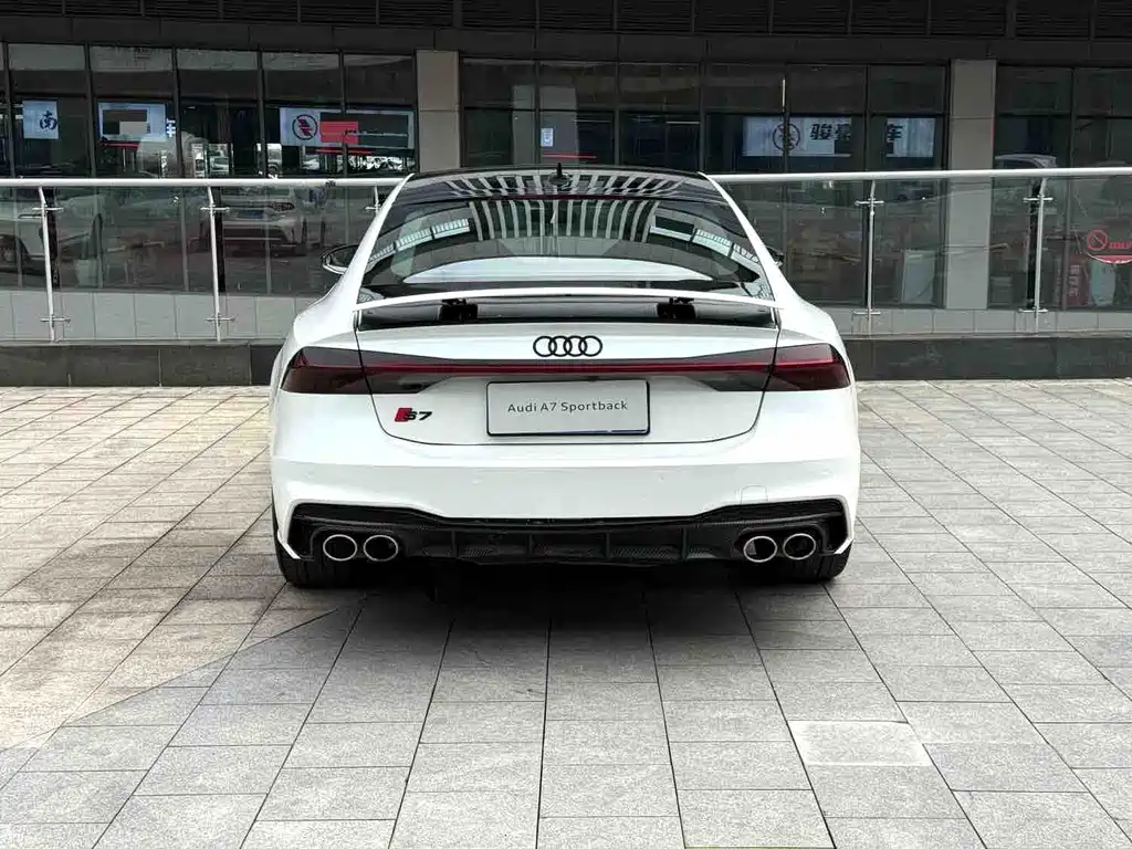 Audi A7 — фото 18