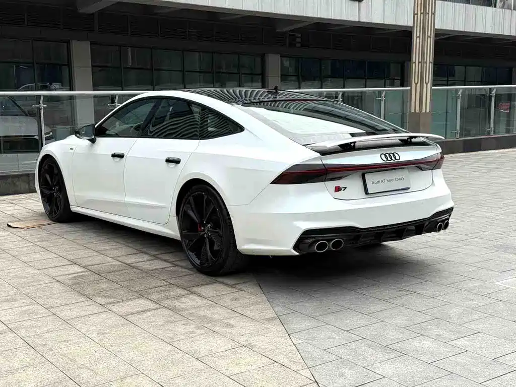 Audi A7 — фото 19