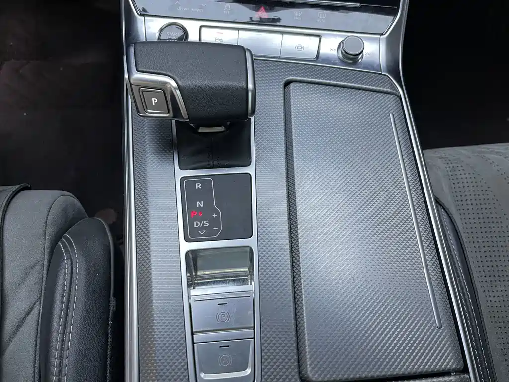 Audi A6L — фото 19