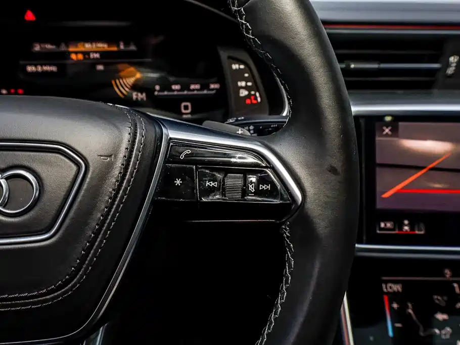 Audi A6L — фото 15