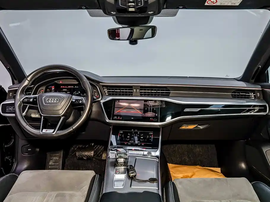 Audi A6L — фото 28