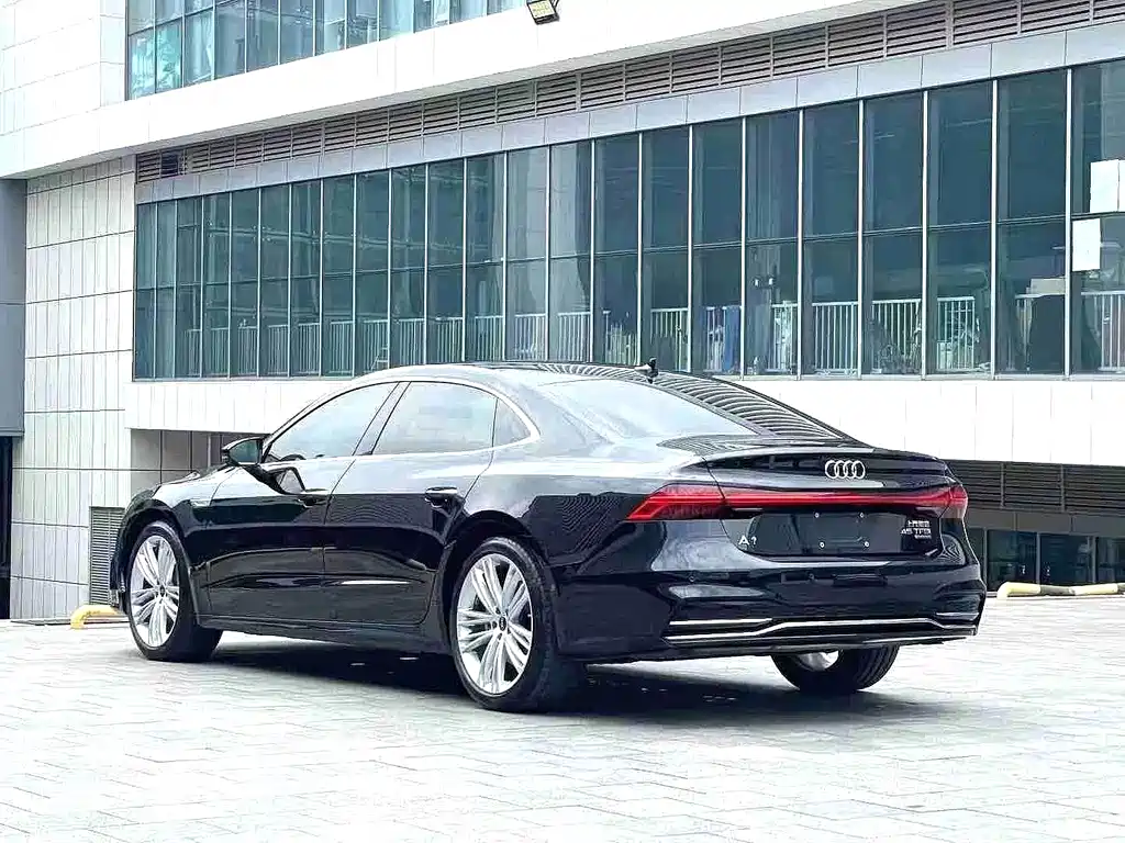 Audi A7L — фото 7
