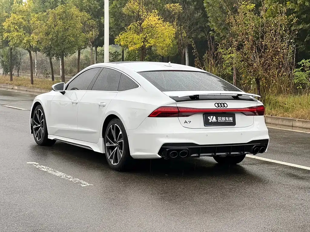 Audi A7 — фото 14