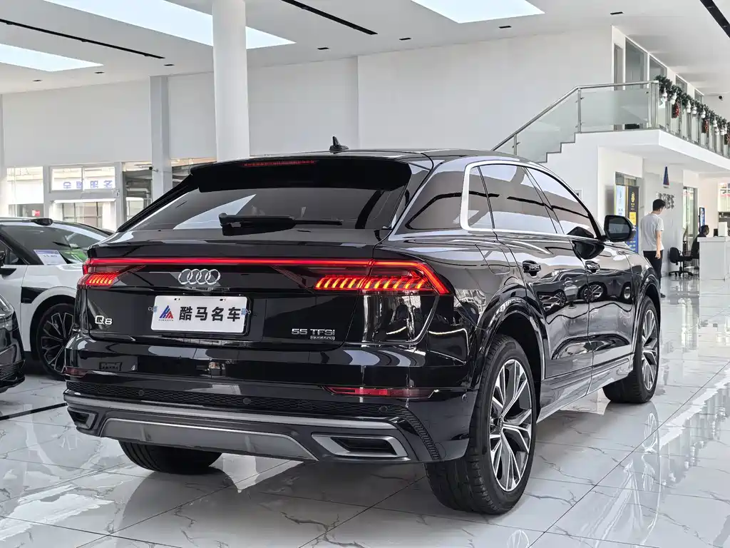 Audi Q8 — фото 15