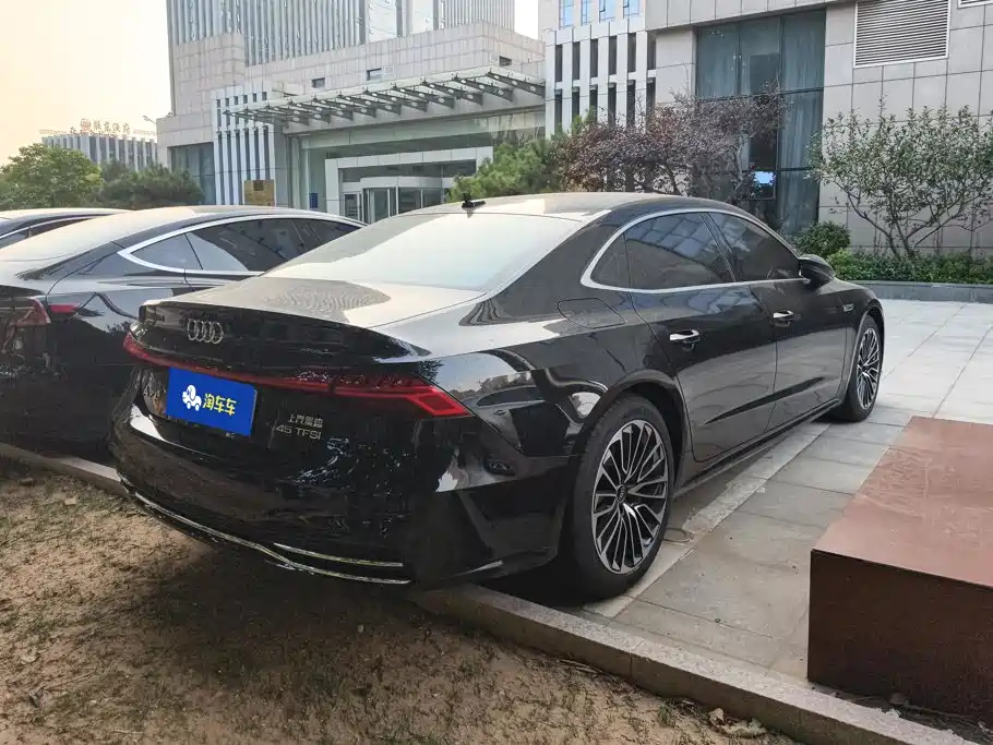 Audi A7L — фото 3