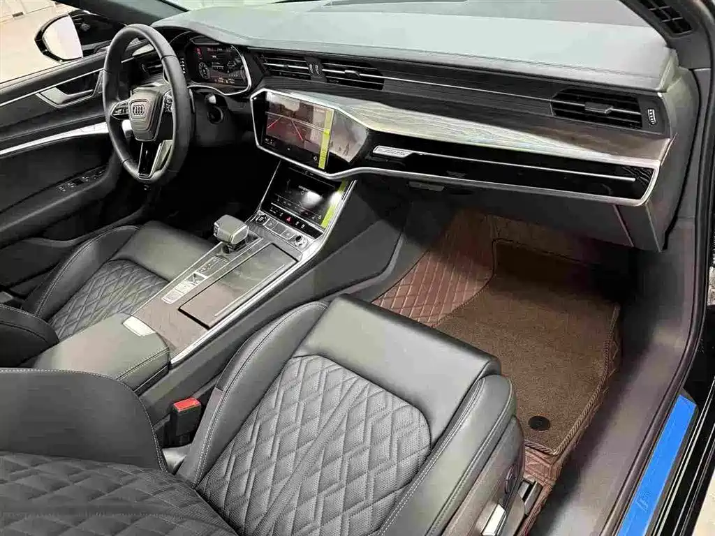 Audi A6L — фото 11