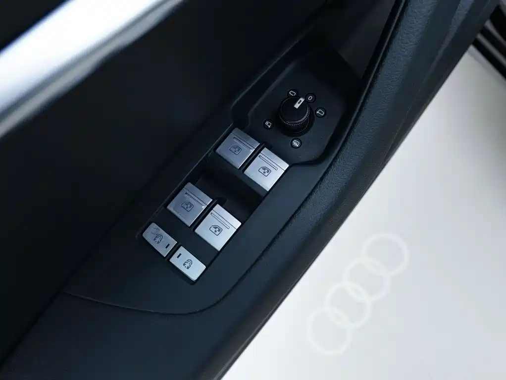 Audi A6L — фото 23