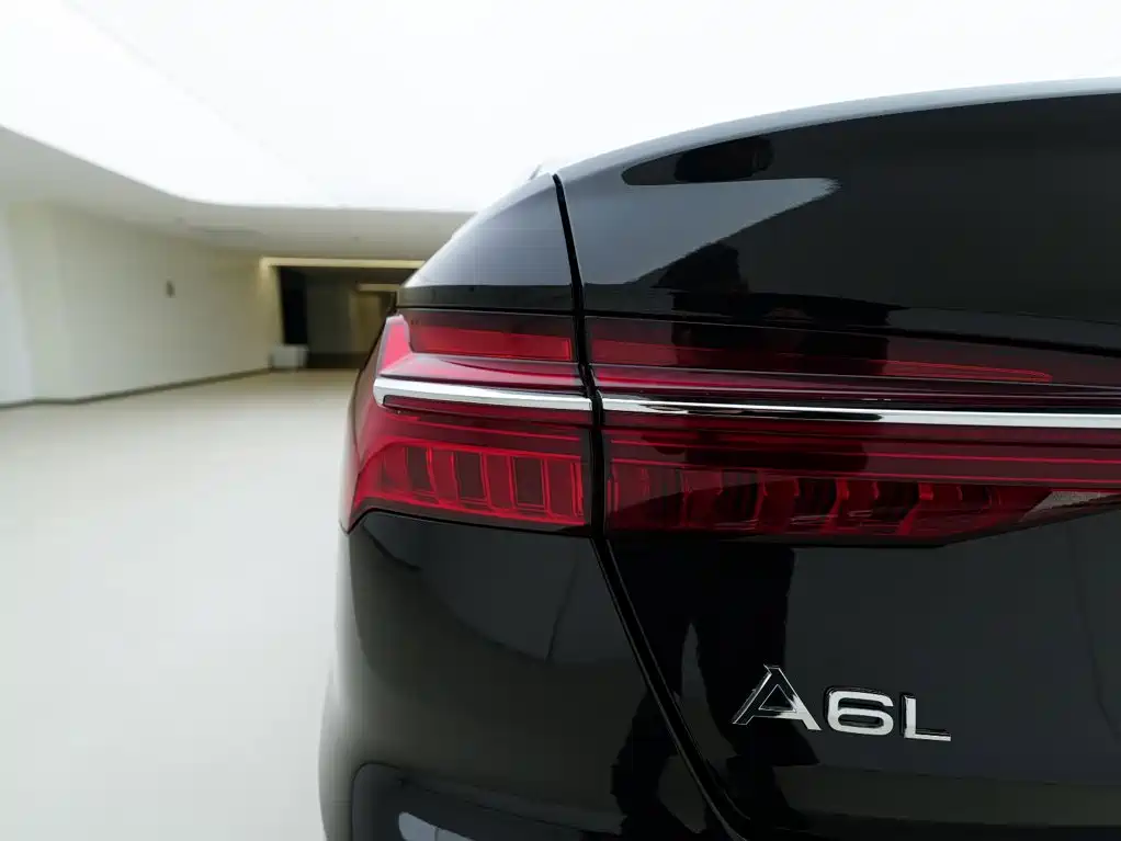 Audi A6L — фото 10