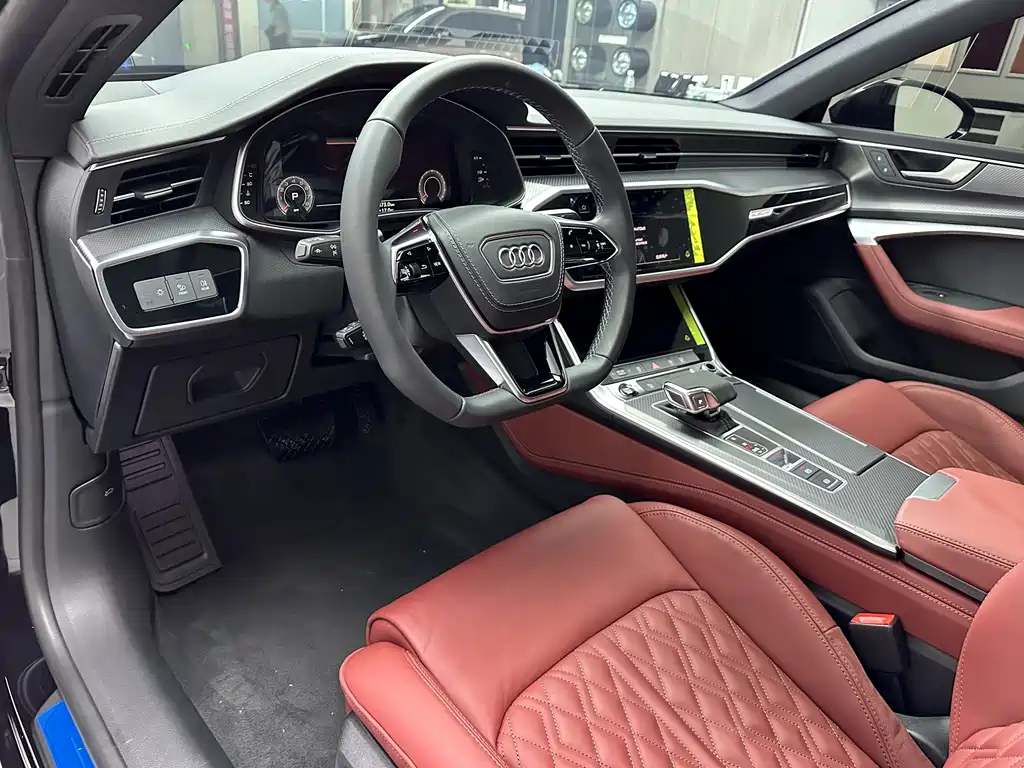Audi A7L — фото 6
