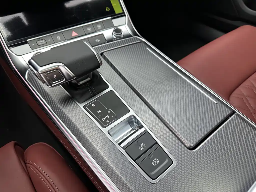 Audi A7L — фото 8