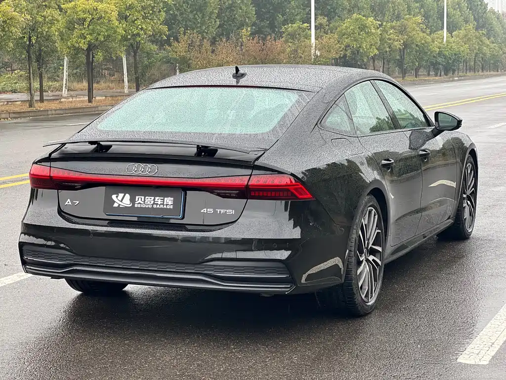Audi A7 — фото 7