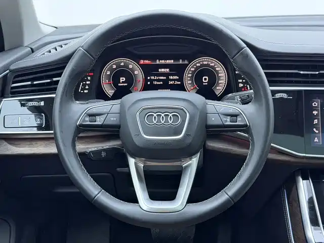 Audi Q7 — фото 15
