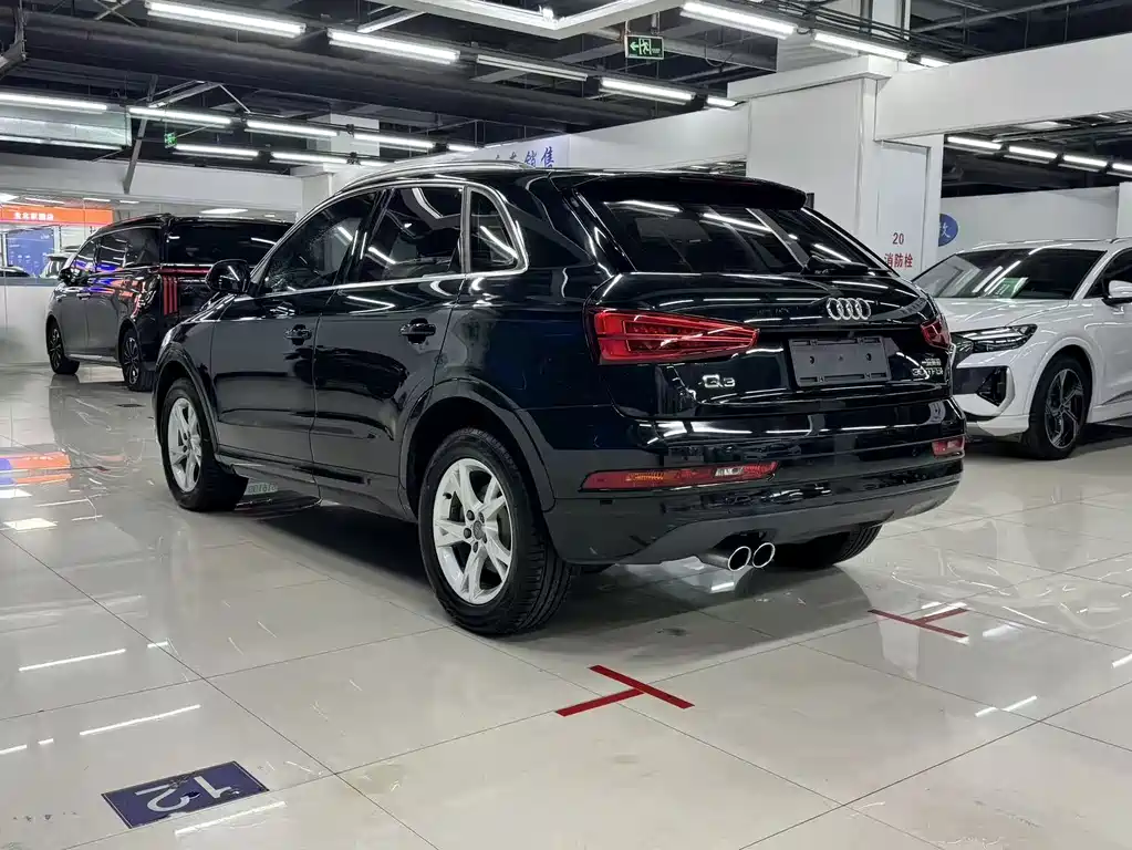 Audi Q3 — фото 7