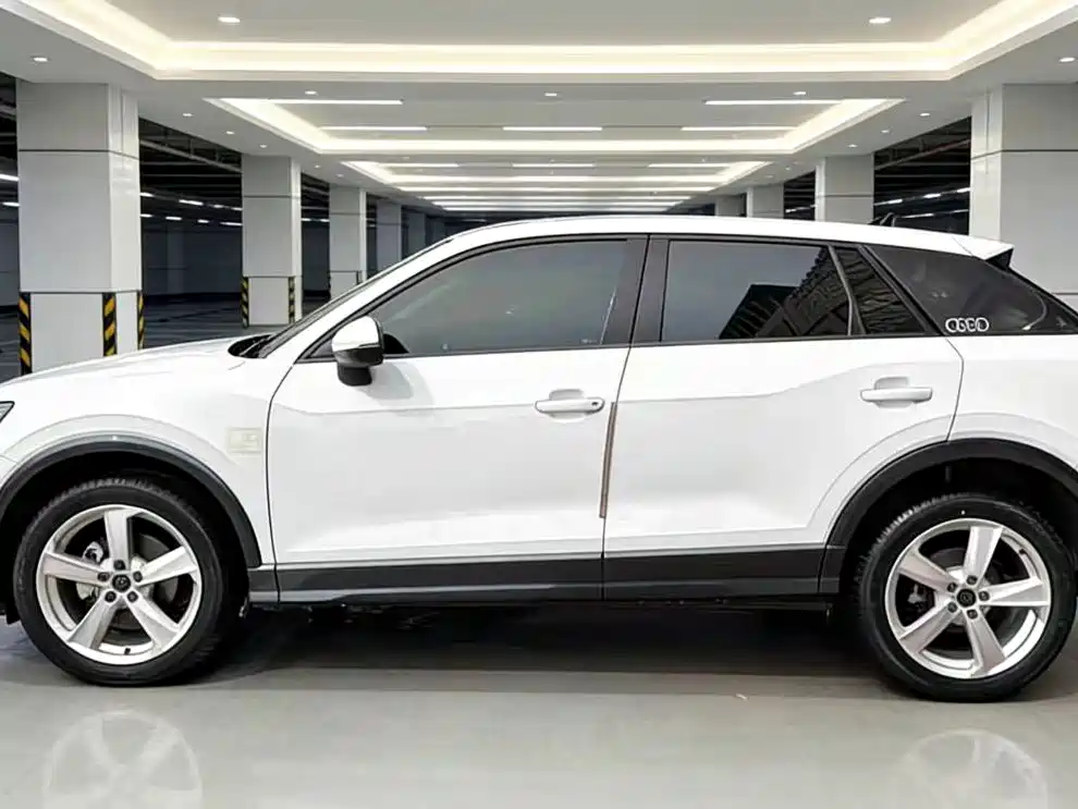 Audi Q2L — фото 5