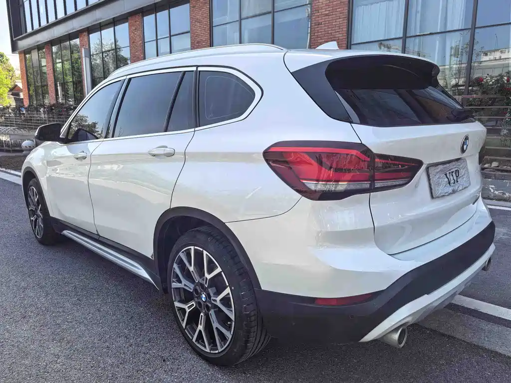 BMW X1 — фото 10