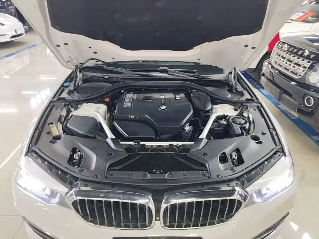 BMW 5 Series — фото 19
