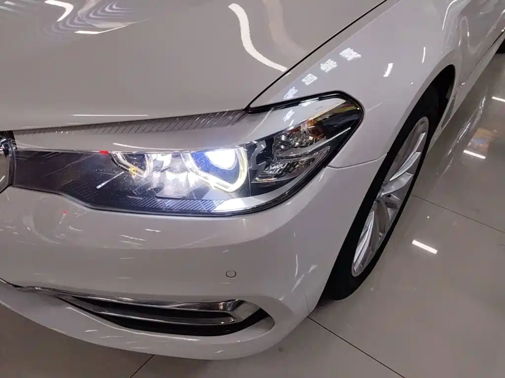 BMW 5 Series — фото 23