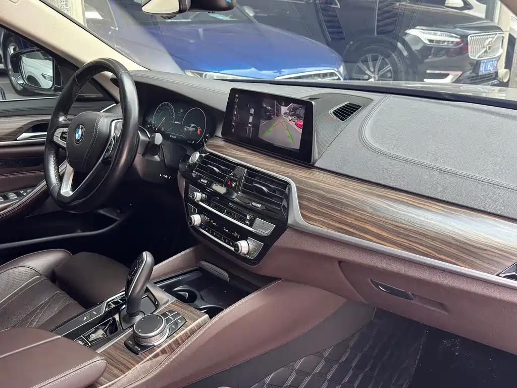 BMW 5 Series New Energy — фото 14
