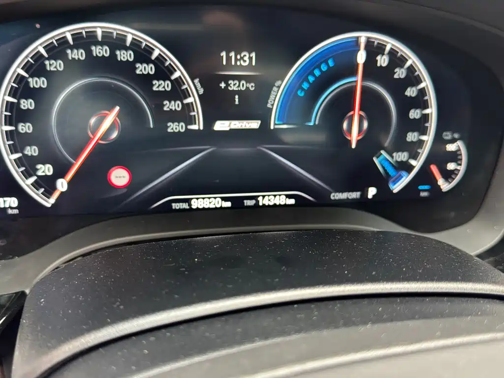 BMW 5 Series New Energy — фото 17
