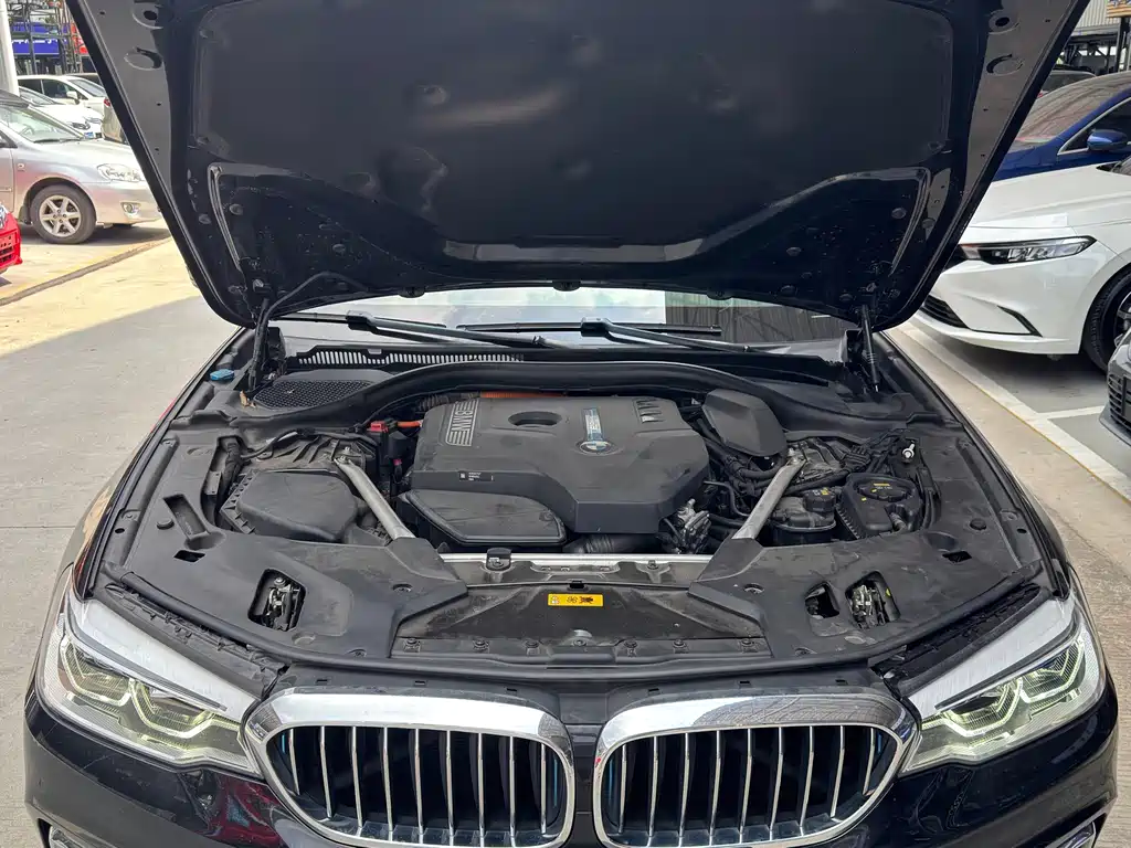 BMW 5 Series New Energy — фото 18