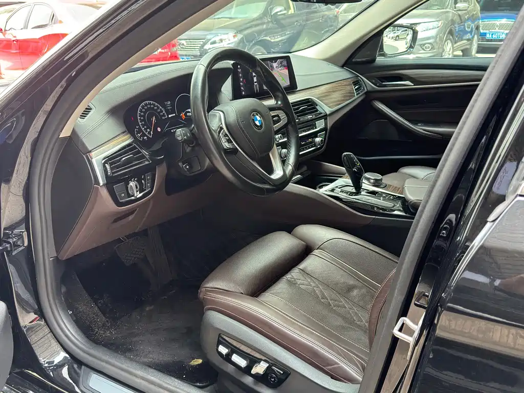 BMW 5 Series New Energy — фото 7