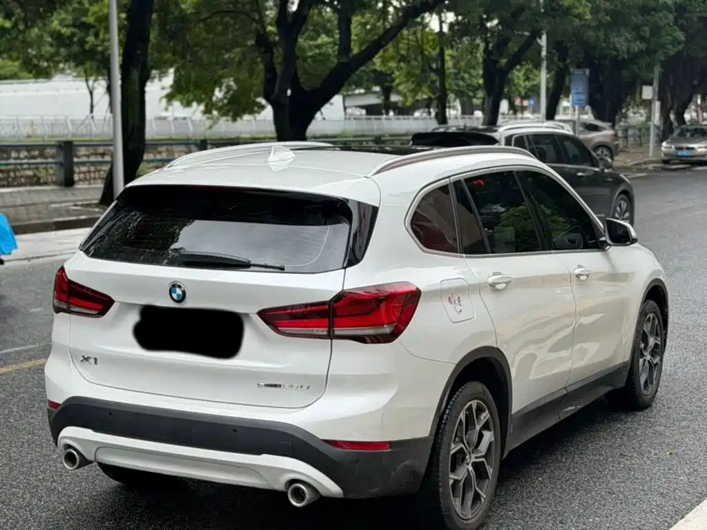 BMW X1 — фото 8