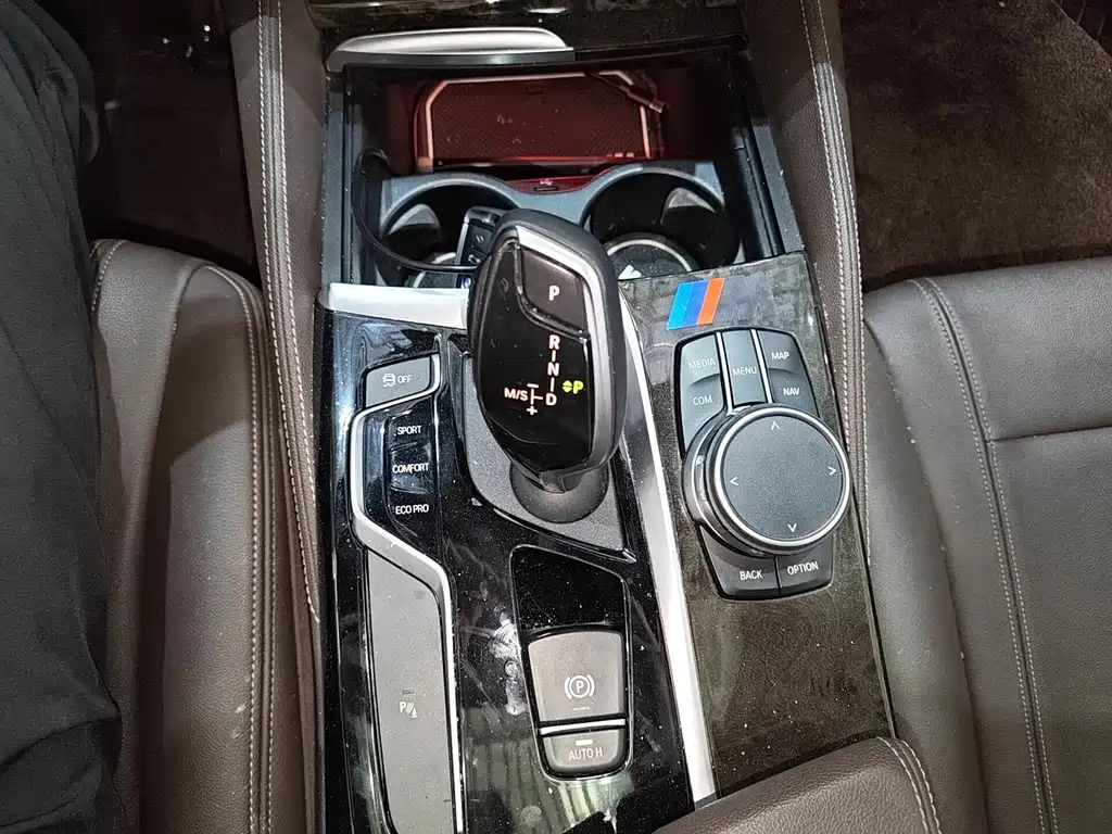 BMW 5 Series — фото 10