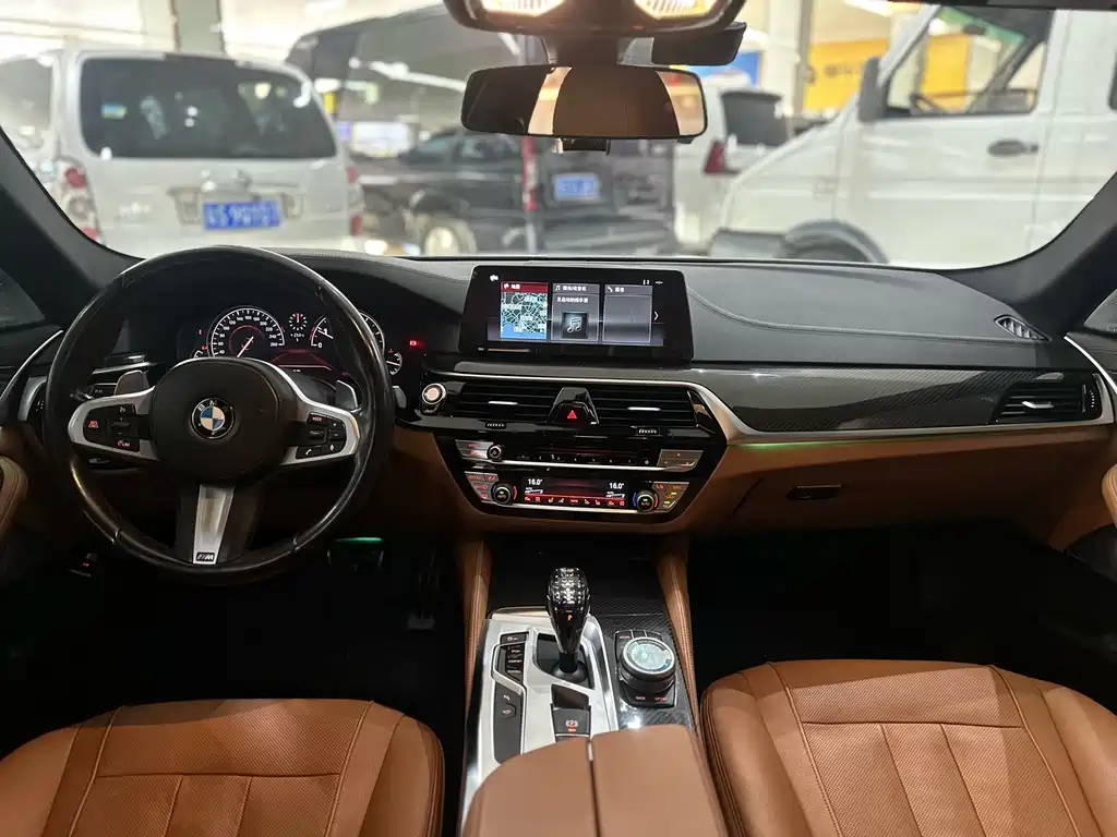BMW 5 Series — фото 15