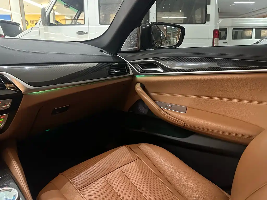 BMW 5 Series — фото 17