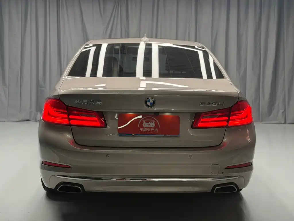 BMW 5 Series — фото 15