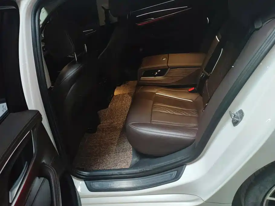 BMW 5 Series New Energy — фото 11