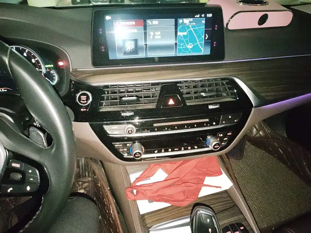 BMW 5 Series — фото 14