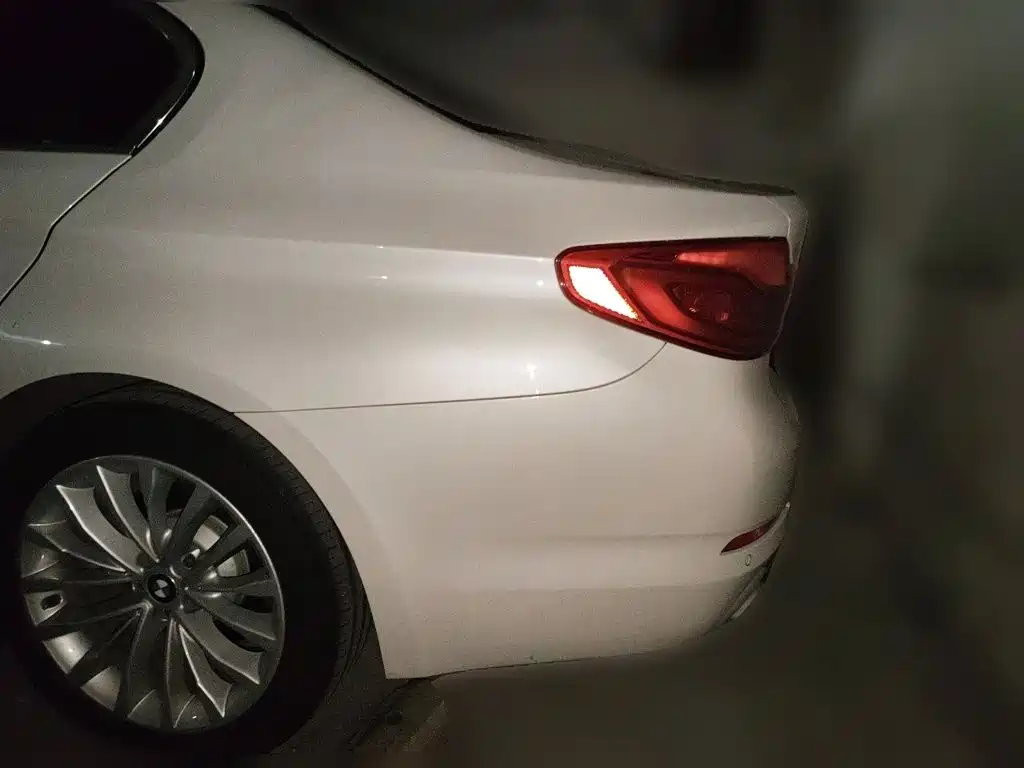 BMW 5 Series — фото 4