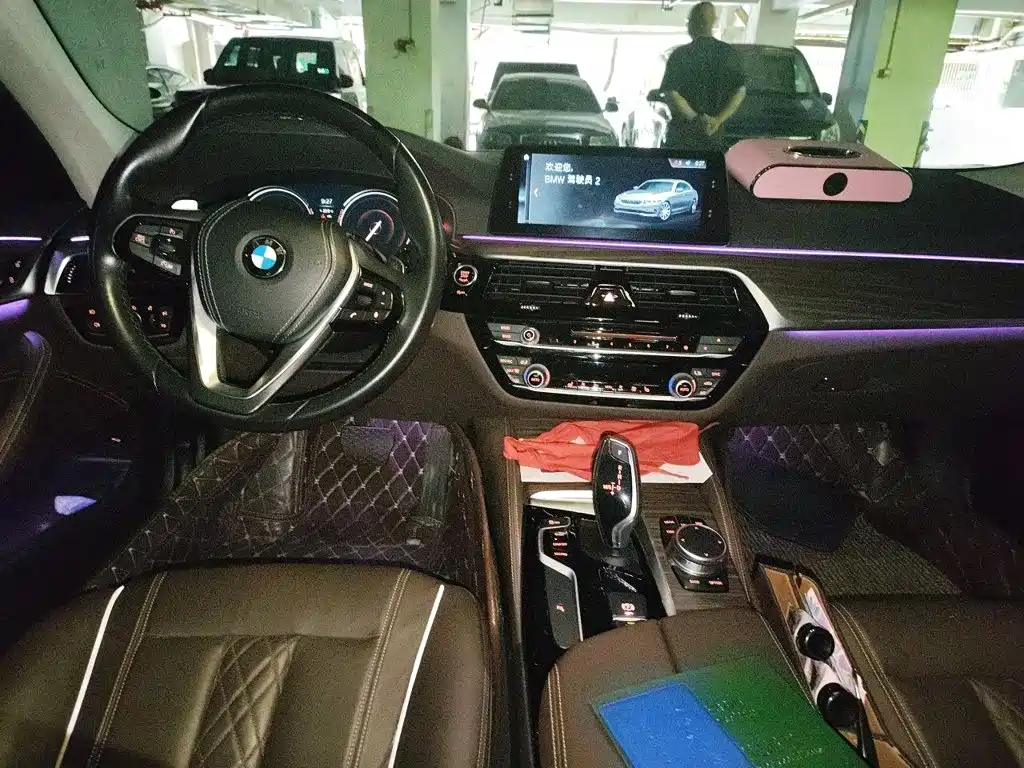 BMW 5 Series — фото 10