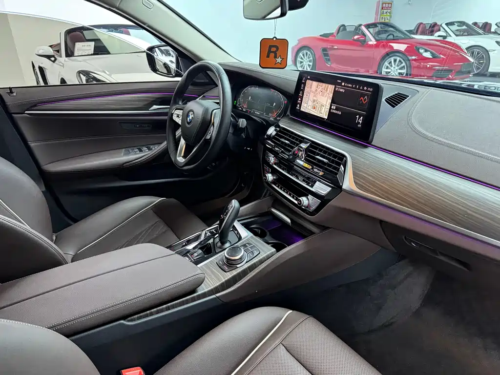 BMW 5 Series — фото 17