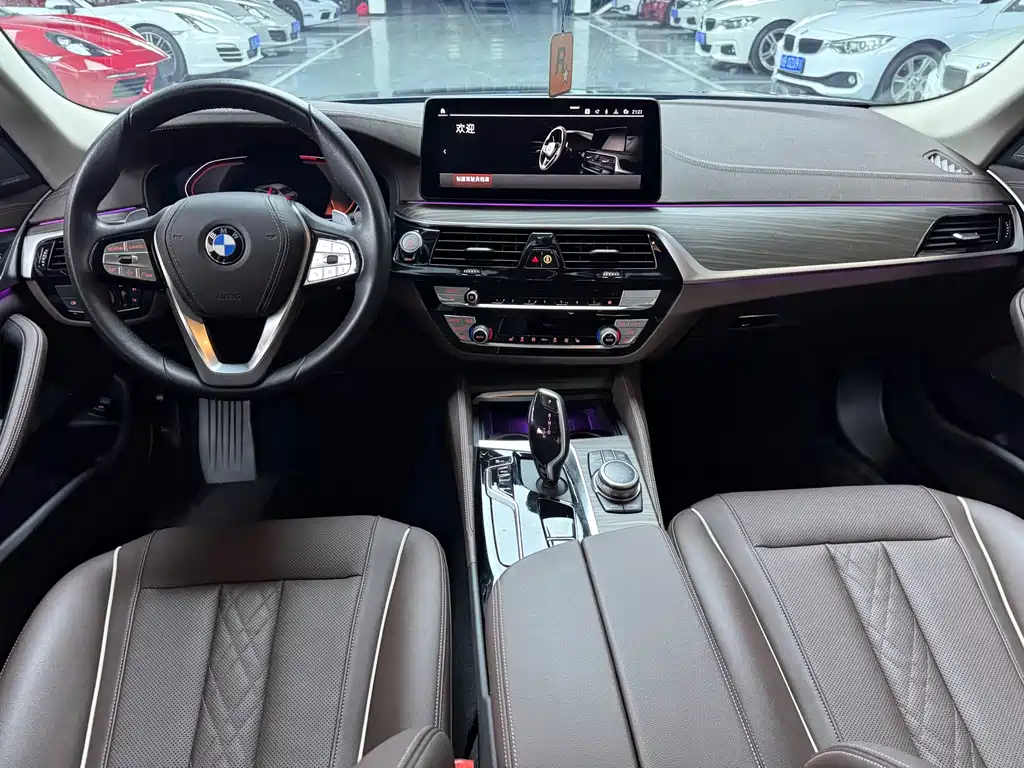 BMW 5 Series — фото 10