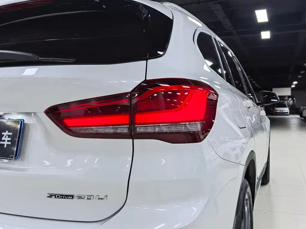 BMW X1 — фото 5