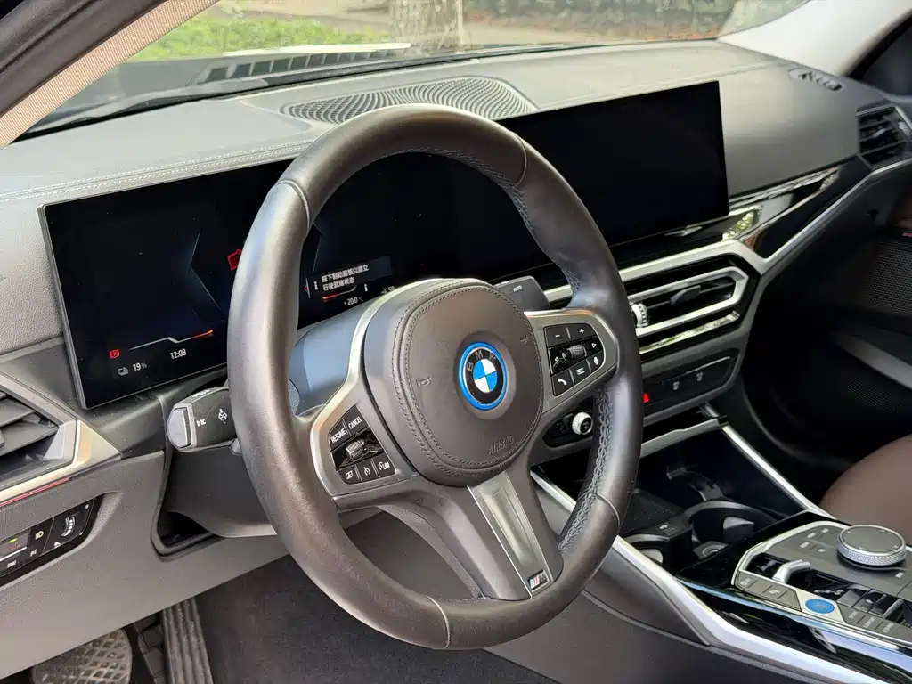BMW i3 — фото 9