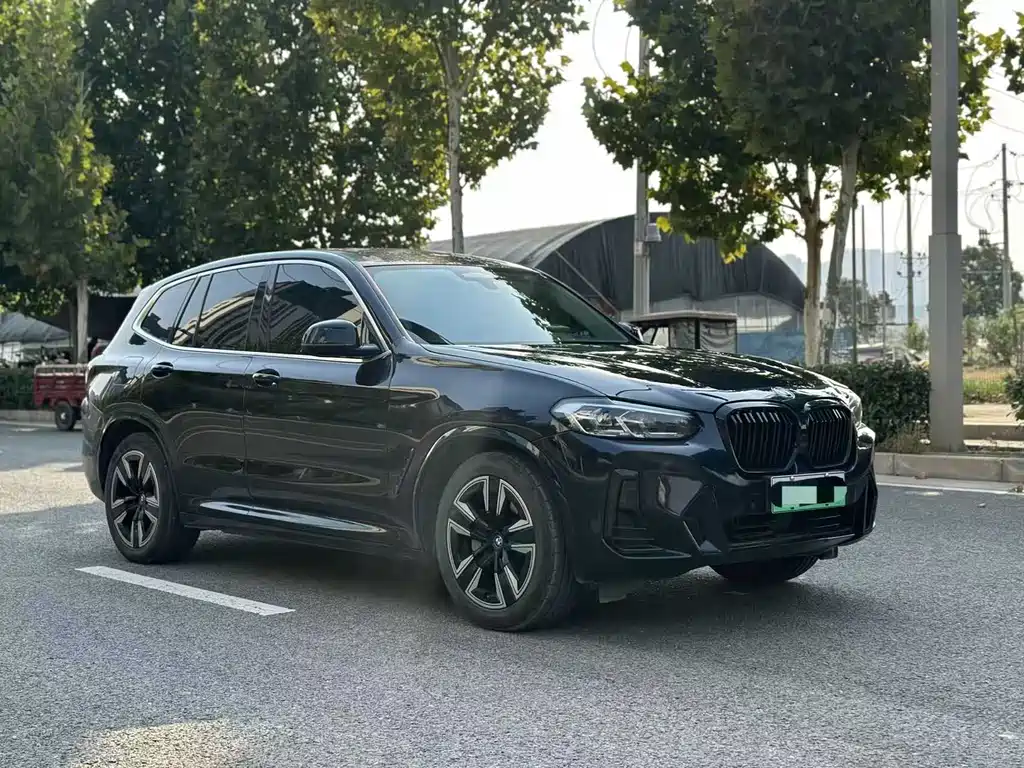 BMW iX3 — фото 3
